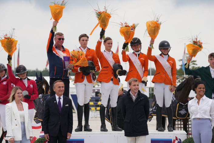 Peelbergen-Jumping-NC-Jeugd-Finale-2022-CSIO-Junioren-Edwin-Hoogenraat-Nick-Nanning-Thimen-Vos-Mila-Everse-Emma-Bocken